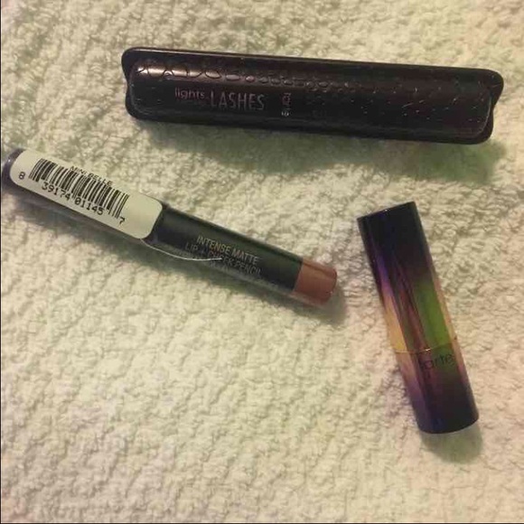 Makeup bundle!! Tarte