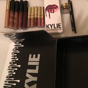 Kylie Jenner bundle of makeup