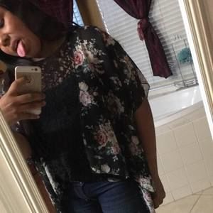 Meet your Posher, Melissa