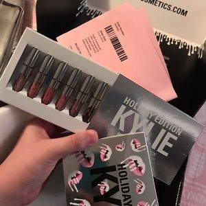 Kylie Cosmetics Holiday Collection Mini Kits