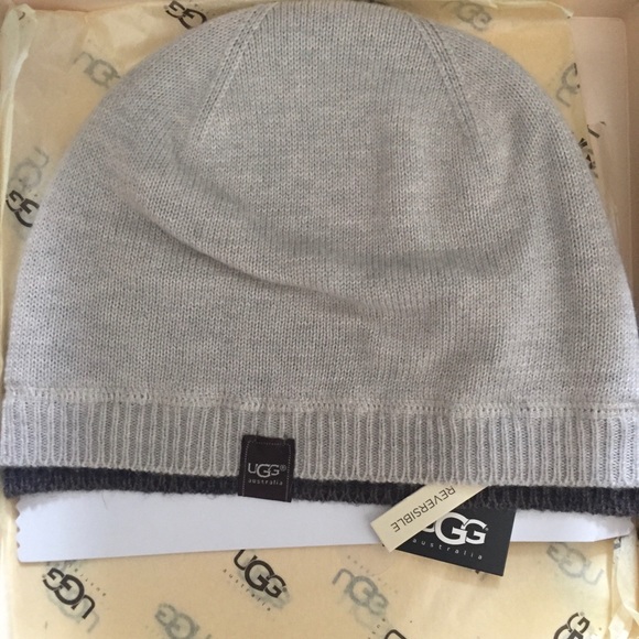 UGG Smart Glove & Hat Set - Picture 2 of 2