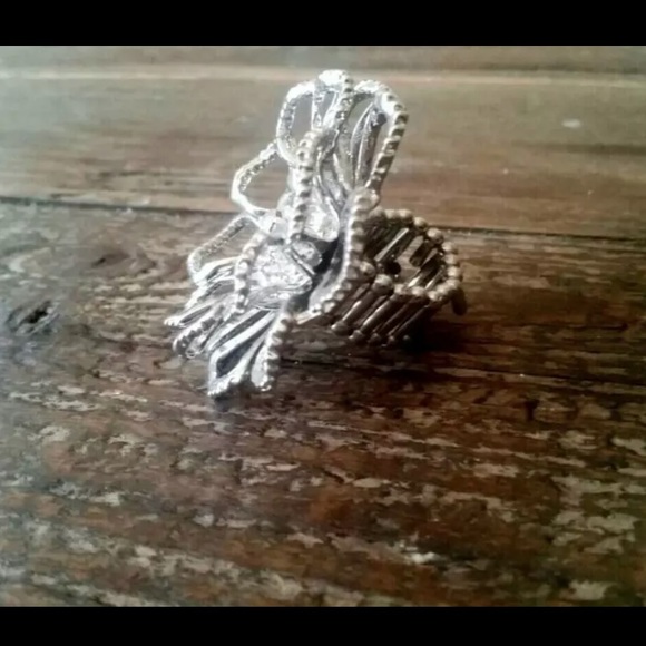 Flower Ring - Picture 2 of 3