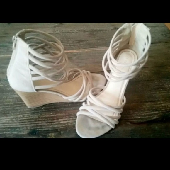 Nude Wedges