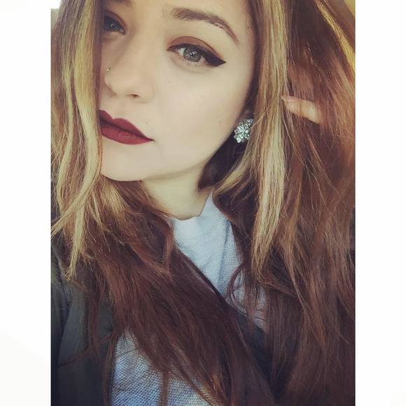 Meet your Posher, Lexaa