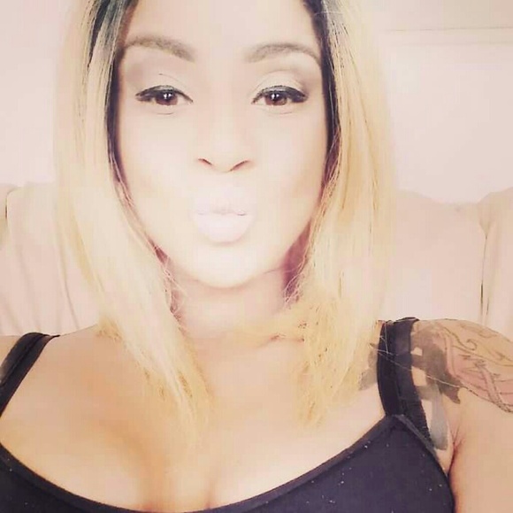 Meet your Posher, Latosha - Picture 2 of 3