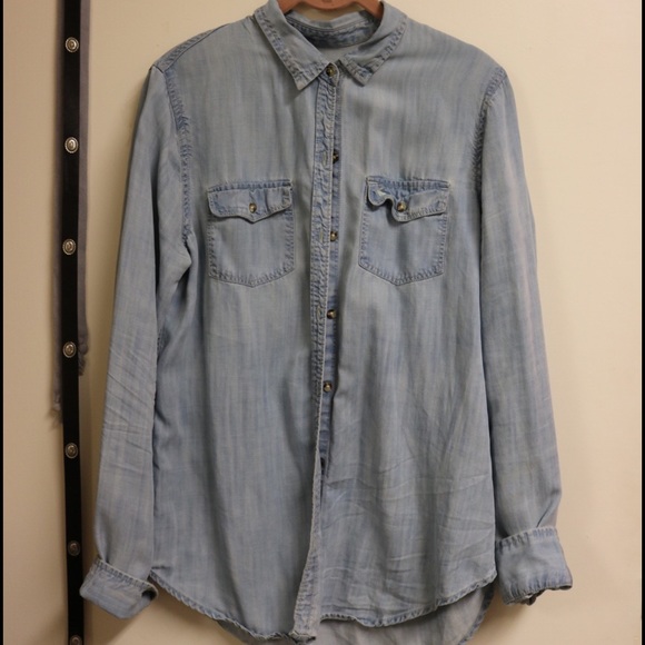 a&f denim button up