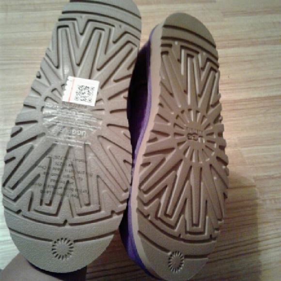Purple uggs - Picture 4 of 4