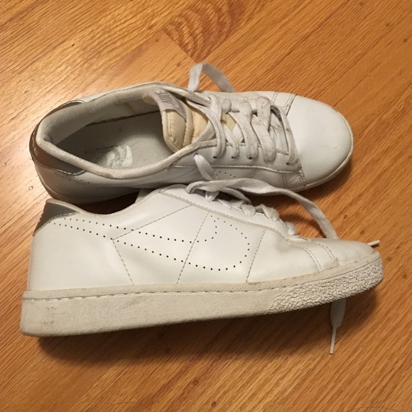 Nike tennis classic sz 8