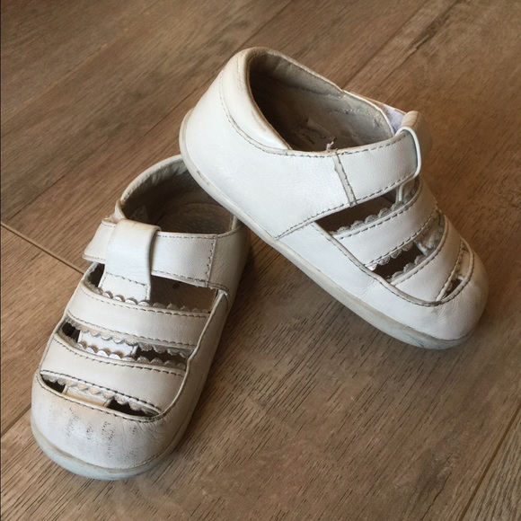 See Kai run baby girls first walker shoes. Size 6