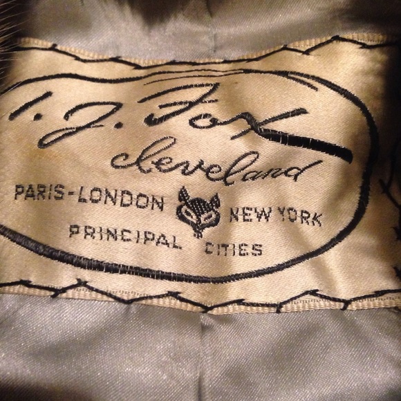 Ladies silver mink stove good condition - Picture 2 of 4