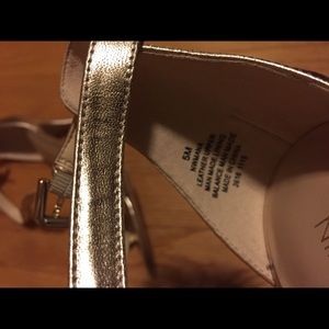 Nine West Shoes - Gold Nine West Mana Heel Nine West Shoes - Gold Nine West Mana Heel