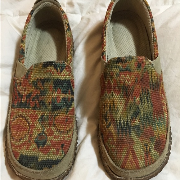 Women's shoes