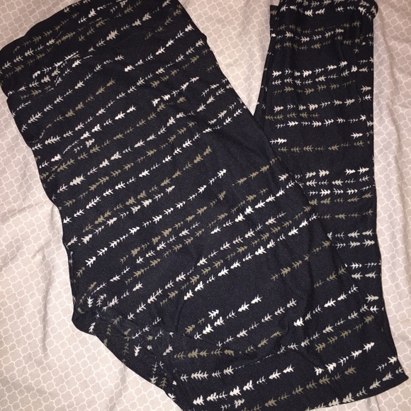 Lularoe Christmas Tree Arrows