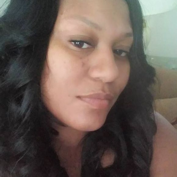 Meet your Posher, Cassandra