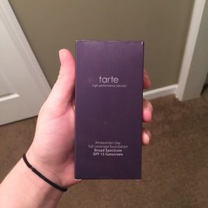 Amazonian Clay 12 hour foundation