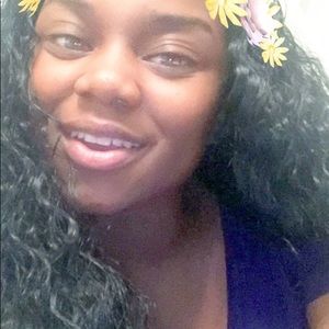 Meet your Posher, Curtisha