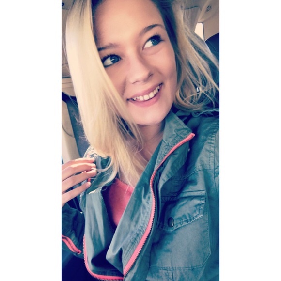 Meet your Posher, Samantha - Picture 1 of 1