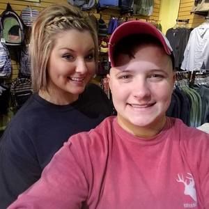 Meet your Posher, Jaymee