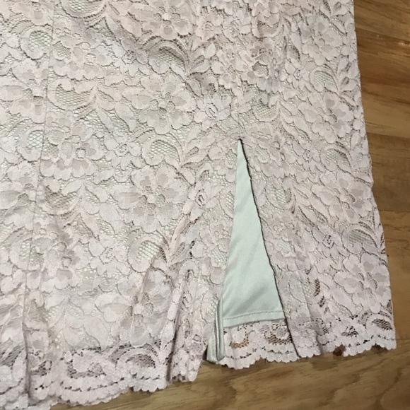 Dusty pink pencil skirt by Express- with Lace!!!