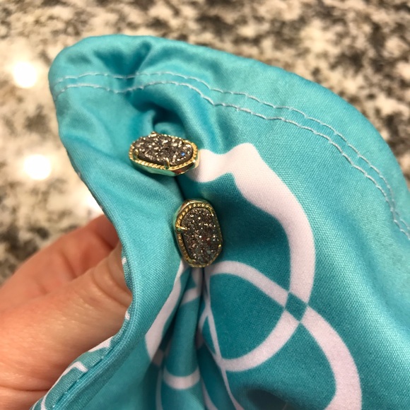 Kendra Scott Ellie Gold Earrings in Platinum Drusy - Picture 1 of 3