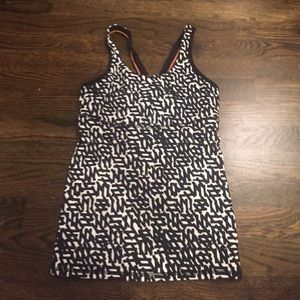 Lululemon size 4 black & white print tank