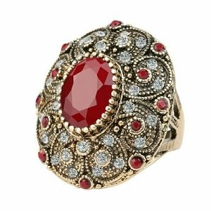 Womens Vintage Oval Ruby Resin Ring!