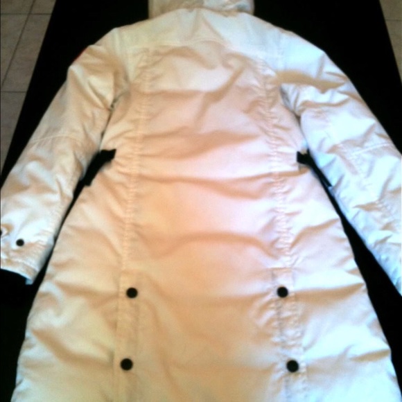 Canada Goose Kensington Parka - Picture 2 of 2