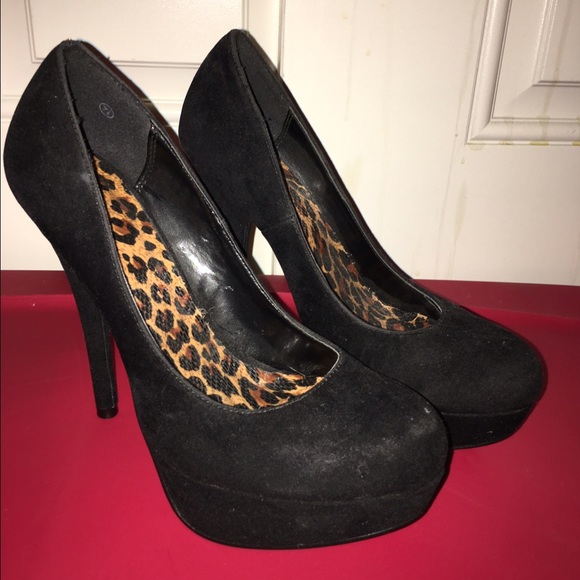 ✨BLACK HEELS👠