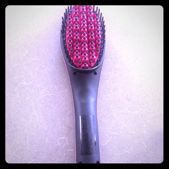 Simply Straight hair straightening brush