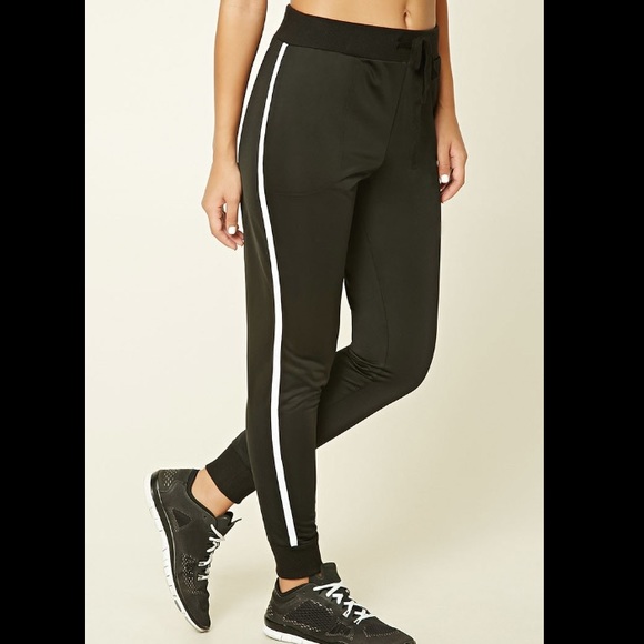 Forever 21 black joggers with white stripe 💪🏻