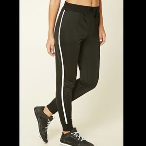 Forever 21 black joggers with white stripe 💪🏻