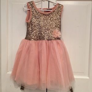 Girls 6T pink sparkly dress with Flower