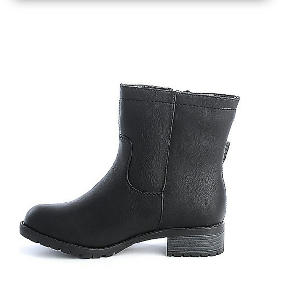 LAST PAIR! 7/7.5 Adorable Black Low Heel Booties - Picture 2 of 4