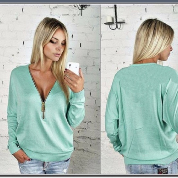 Tops - SALE🚨3/4 Zipper Sexy Shirt 🚨