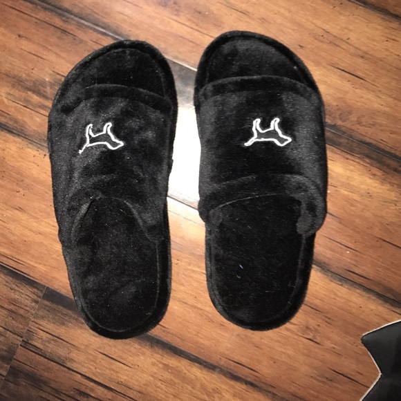 VS SLIPPERS