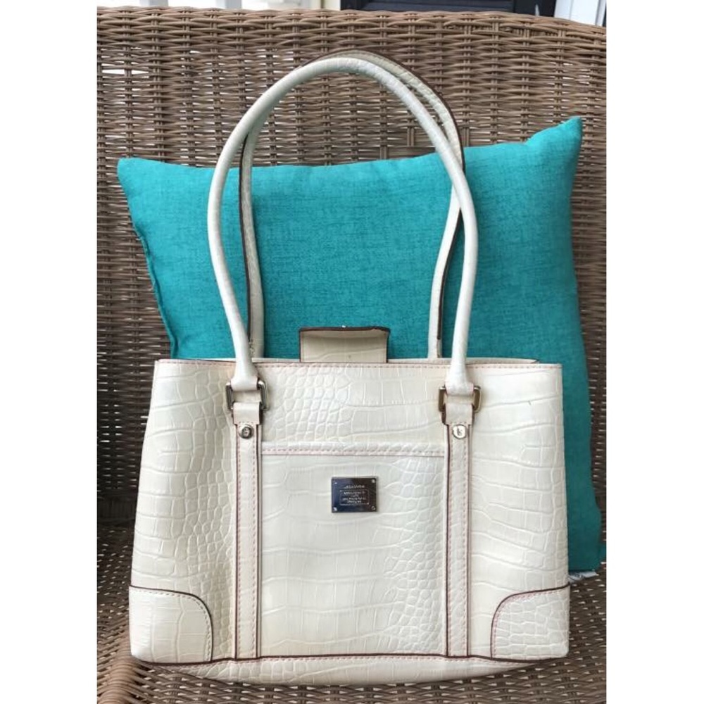 Liz Claiborne bag