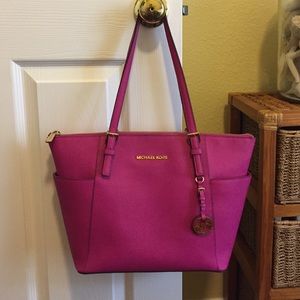 Jet Set Top-Zip Saffiano Leather Tote