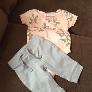 Old navy size 3-6 months 2 piece set