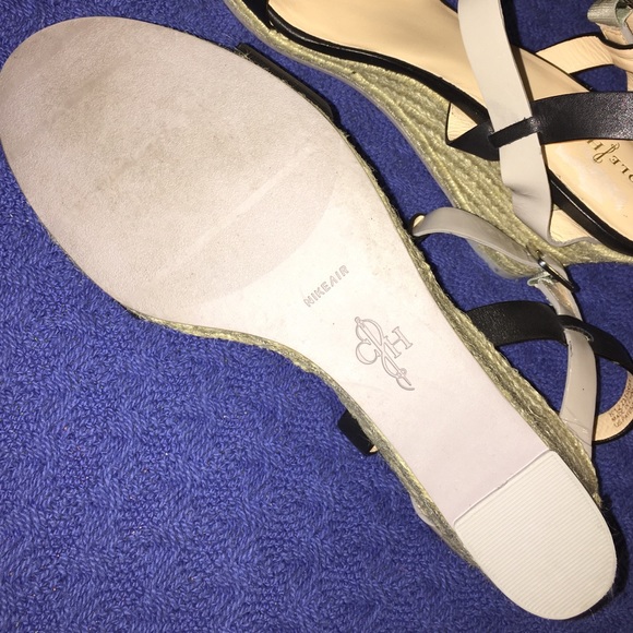 Two toned t strap sz 10 espadrilles - Picture 3 of 4