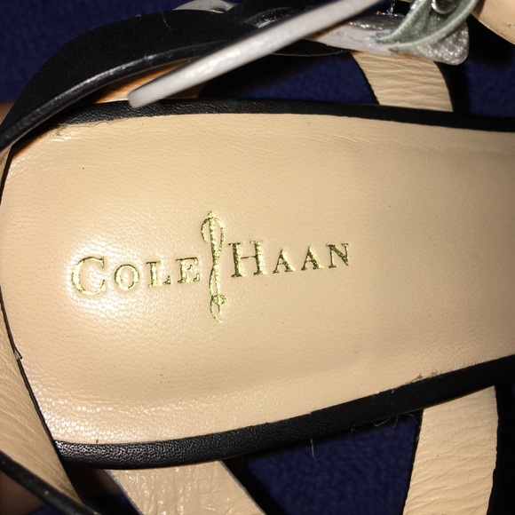 Two toned t strap sz 10 espadrilles - Picture 4 of 4