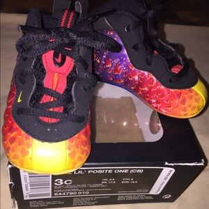 Soft bottom baby sneakers