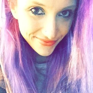 Meet your posher! Help the cause! Animal lover💕