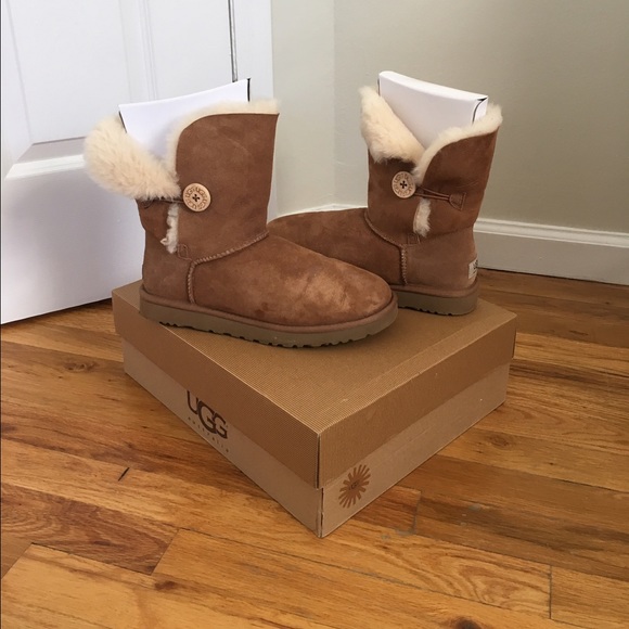 Brand New "W Bailey Button" UGG Boots