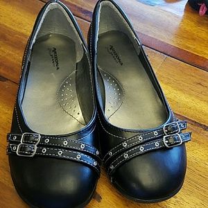 Girls flats. Final price