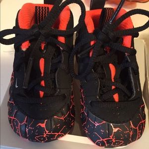 Soft bottom baby sneakers