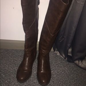 Brown boots, size 7.5