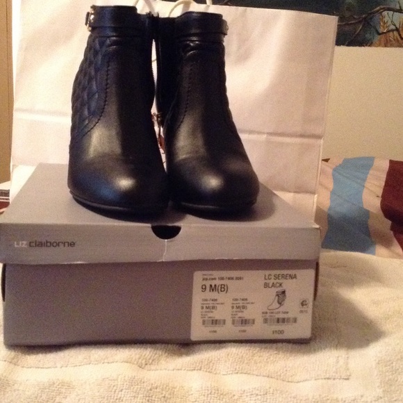 Liz Claiborne LC Serena wedge boots