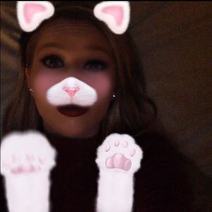 Meet your Posher, Alexis