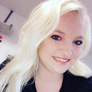 Meet your Posher, Alyssa