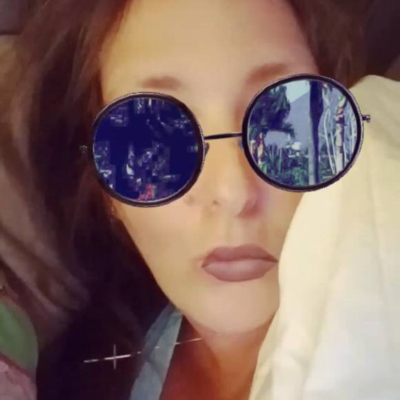 Meet your Posher, Christina